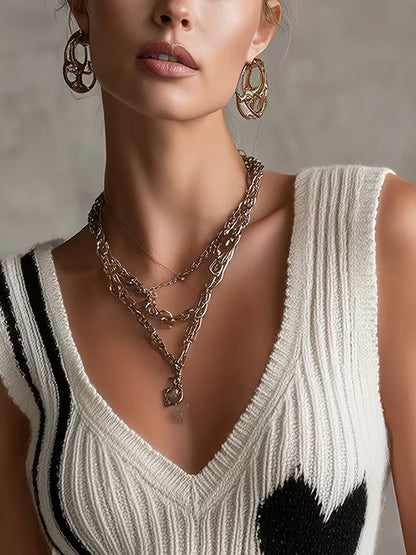 Sutchai | Ribbed V-Neck Heart Knit Vest