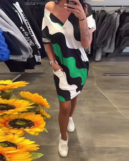 Penelope | V Neck Wavy Print Shift Dress
